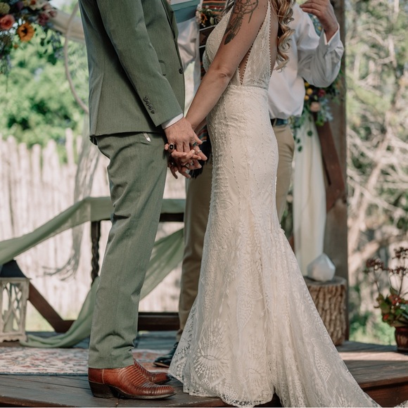 Beautiful boho wedding dress for sale! - Picture 2 of 11